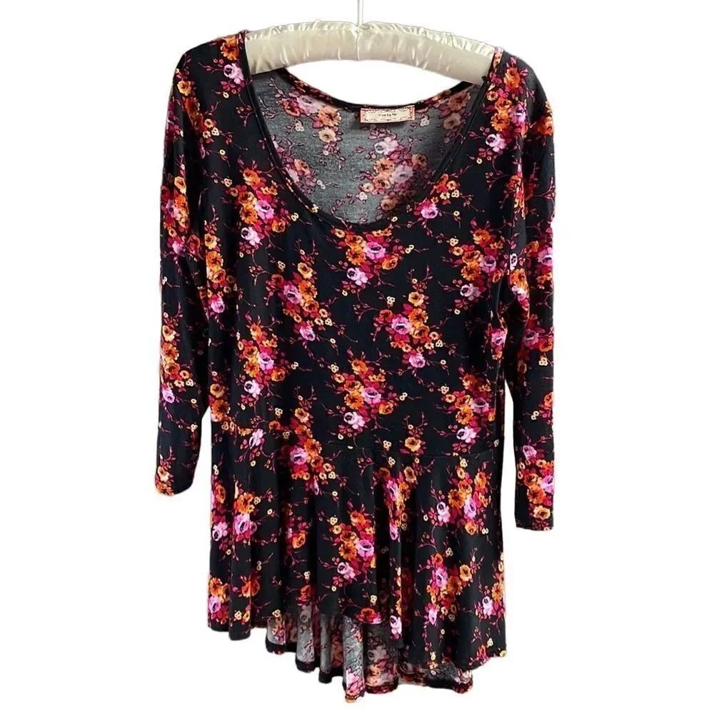 C’est La Vie that’s Life Ladies Floral Pullover Blouse, Size M